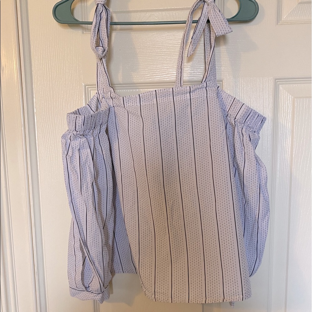 A new day off the shoulder Women Top size S